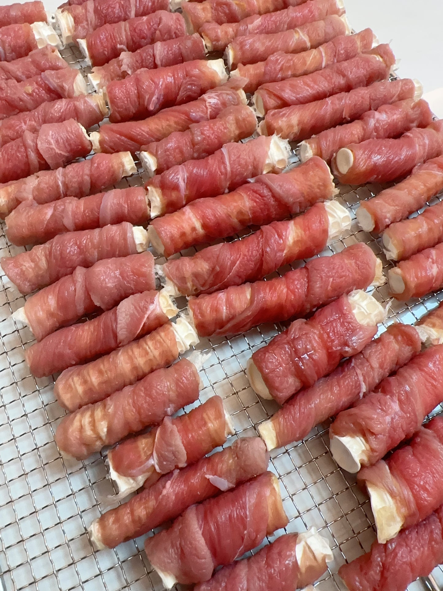 Duck and shark bone 烘干鸭肉绕鲨鱼骨