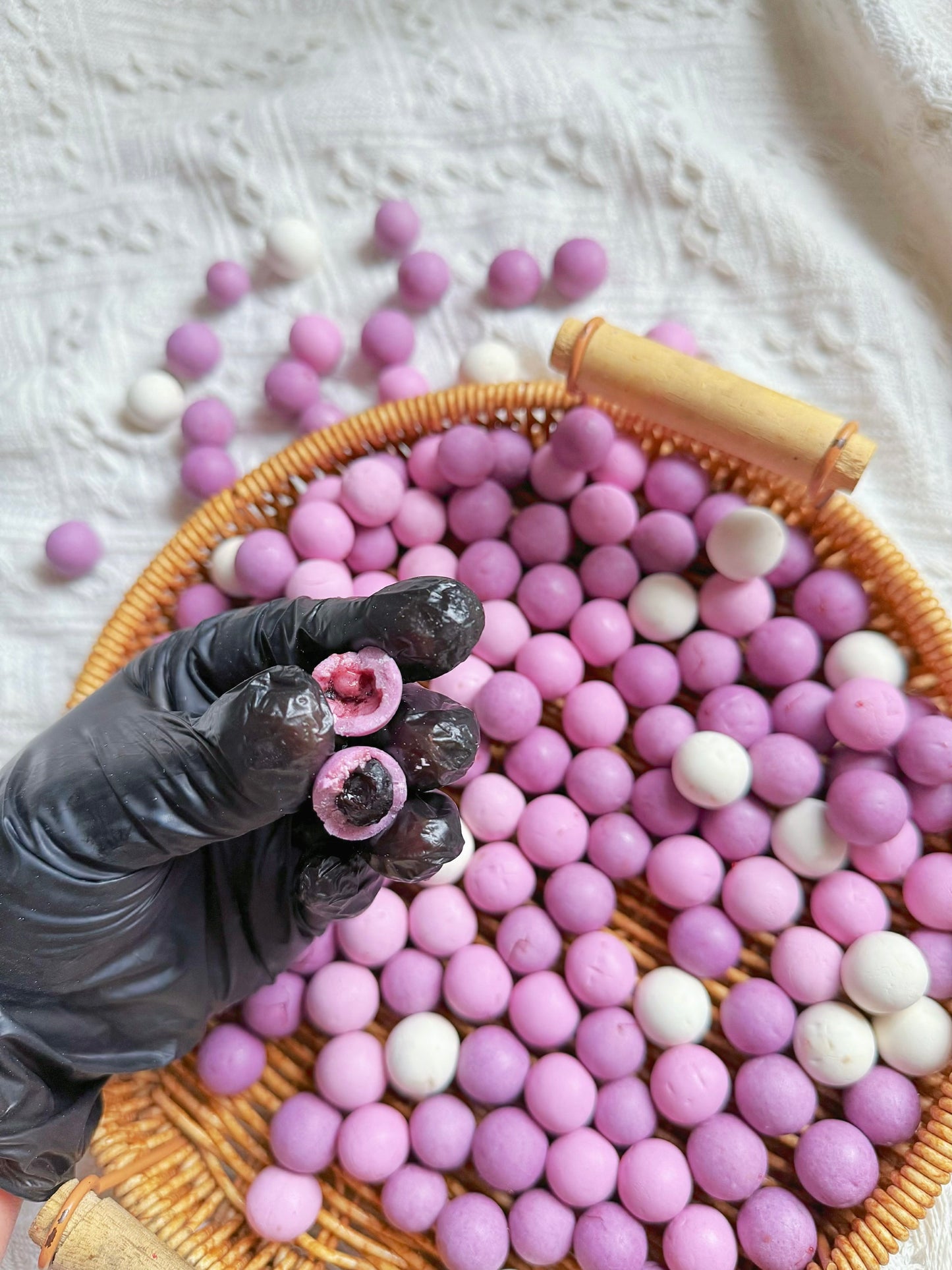 Cranberry/Blueberry Stuffed Goat Milk Beans 蔓越莓/蓝莓夹心羊奶豆