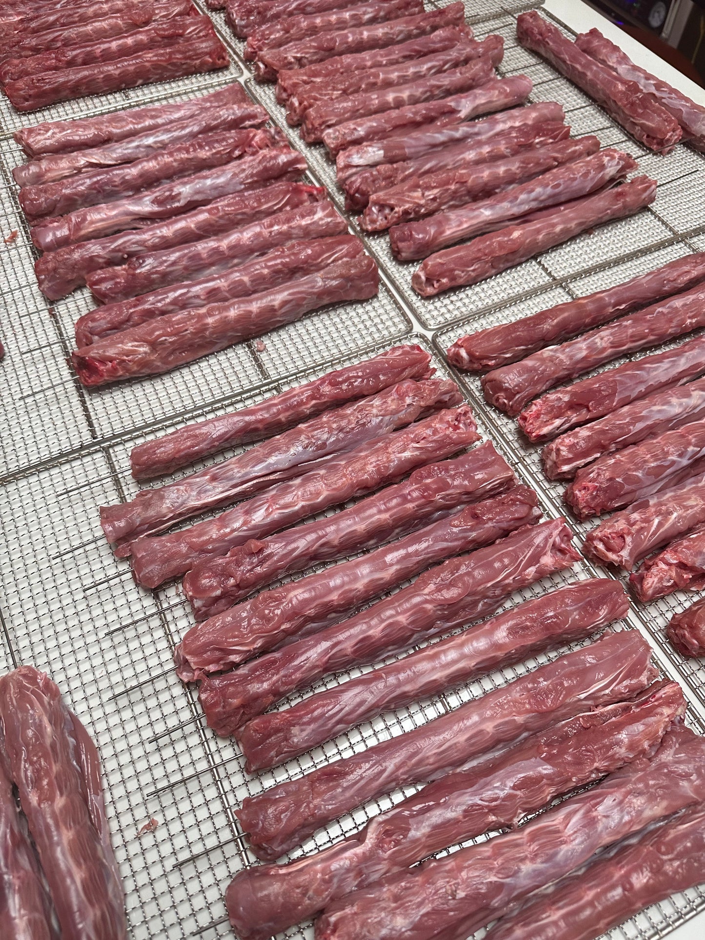 Drying duck neck 烘干大鸭脖