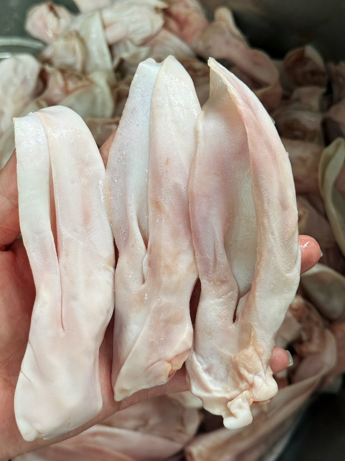 Dried rabbit ears 烘干兔耳朵