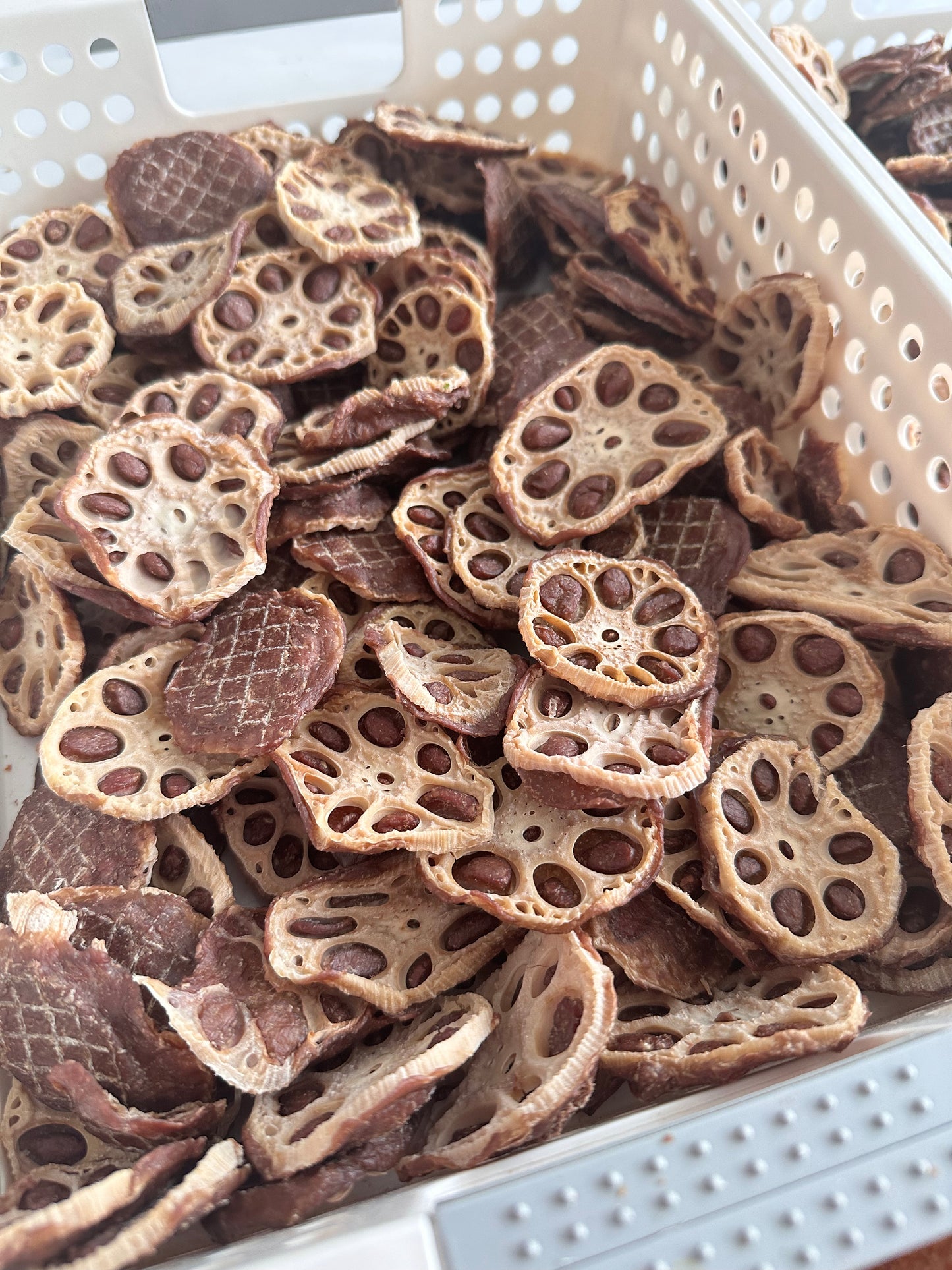 Duck wrapped lotus root 鸭肉绕莲藕片