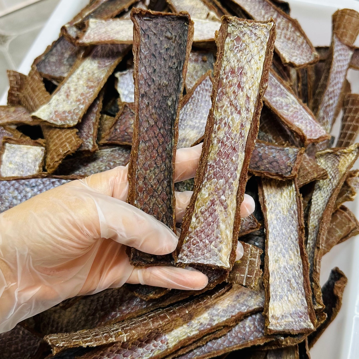 Crispy duck and fish skin 鸭肉鱼皮脆
