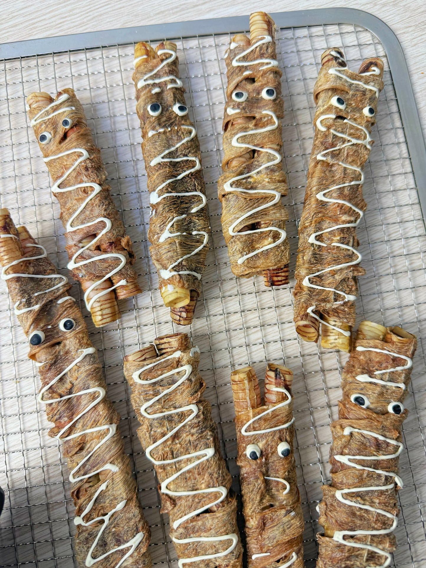 Duck wrapped goose throat 鸭肉绕鹅喉管